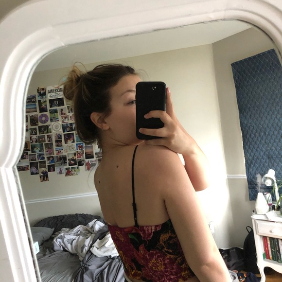 Cute floral crop top - Picture 3 of 3